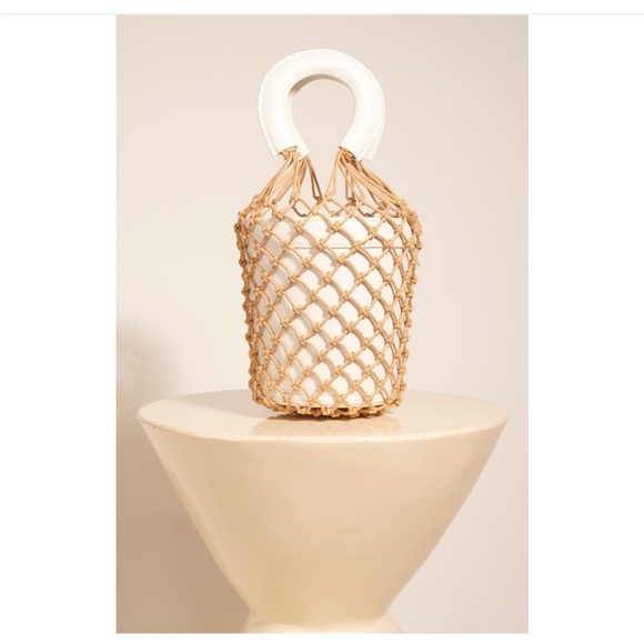 Gorgeous STAUD white Moreau leather bucket bag - Picture 5 of 16
